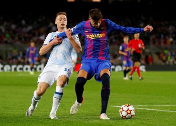 Piqué: «Hay que ir a buscarlos; tenemos que jugar en su campo»