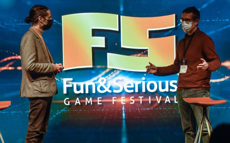 Un momento de la undécima edición del festival de videojuegos Fun & Serious que ha abierto sus puertas este viernes con un formato mixto en el que se combinarán las charlas presenciales con videoconferencias de figuras destacadas del sector. EFE