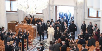 El papa dice que el drama de la migración es «la guerra de nuestros días»