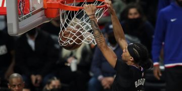 Los Rockets siguen maravillando y Curry se acerca al récord de triples