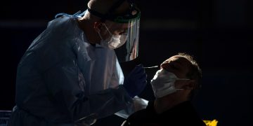 Las autoridades de Salud confirman la presencia de la variante ómicron en Chile