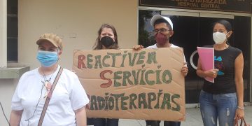 Pacientes oncológicos exigen la reactivación del servicio de radioterapia del HC de San Cristóbal