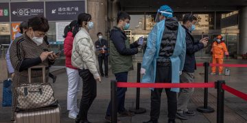 Los habitantes de una ciudad china deberán presentar una PCR negativa para trabajar