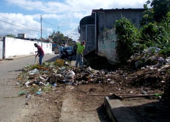 Siguen sin recoger la basura en hogares de Rafael Rangel