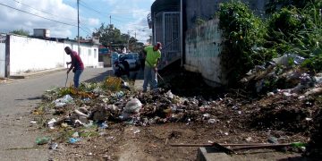 Siguen sin recoger la basura en hogares de Rafael Rangel
