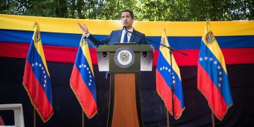 Opositores abordan con el vicecanciller colombiano el apoyo a Guaidó