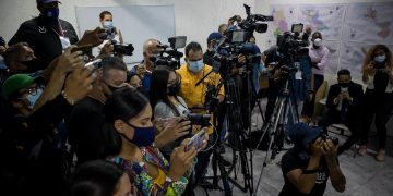 ONG Espacio Público denuncia la revisión de equipos y borrado de material a la prensa