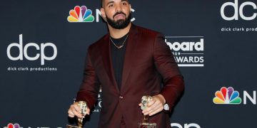Drake renuncia a sus nominaciones a los Grammy