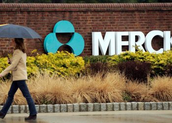 El comité regulador de EE.UU. recomienda la píldora contra la covid-19 de Merck