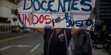 El salario de los profesores en Venezuela es de máximo 11 dólares, según el Observatorio de Universidades