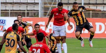Aurinegros se complicaron ante el C.D Lara