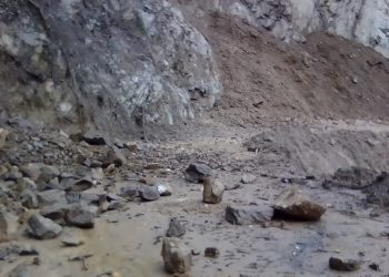 Cerrado el paso por deslizamiento en el km 4 de Zea