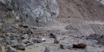 Cerrado el paso por deslizamiento en el km 4 de Zea