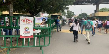 Para permitir paso al puente internacional Simón Bolívar delincuentes extorsionan y siembran miedo