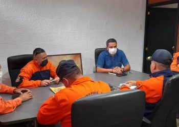 Autoridades evalúan reabrir paso por el  sector la Roca