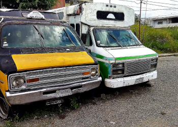 Habitantes de la Urb. Plata 3 sin transporte y con un cementerio de carros