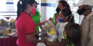 Alcaldesa de Valera con alimentos para población vulnerable