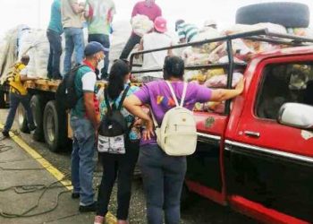 Despachan bolsas del Clap a las parroquias de Carvajal