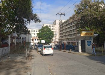 Rescatar el Hospital «Pedro Emilio Carrillo» exigen pacientes y usuarios
