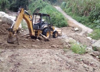 Alcaldía de Zea presenta proyectos ante la gobernación de Mérida mientras trabaja recuperando las vías agrícolas