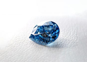 El negocio funerario se reinventa con cremación online y cenizas en diamantes