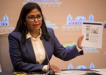 Los vicepresidentes de Venezuela y Bolivia abordan integración en Caracas