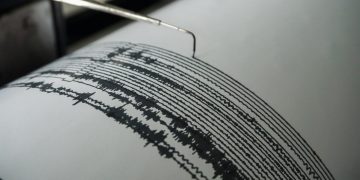 Un terremoto de magnitud 7,3 sacude las costas del centro de Indonesia