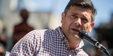 La oposición  se moviliza contra la repetición de las elecciones que ganó