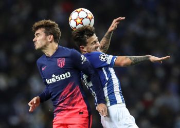 1-3. El Atlético resurge en Oporto
