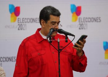 Maduro recuerda a las víctimas del deslave hace 22 años de La Guaira