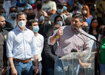 La oposición  se moviliza contra la repetición de las elecciones que ganó