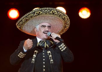Vicente Fernández sigue en “estado crítico” y con «pronóstico reservado»