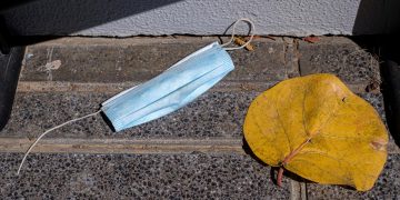 La mala eliminación de mascarillas puede crear un desastre medioambiental