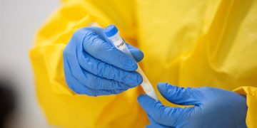 Julio Castro: “Ómicron parece mucho más transmisible, pero menos letal”