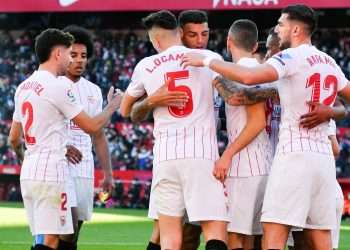 El Sevilla, de récord, mantiene el ritmo