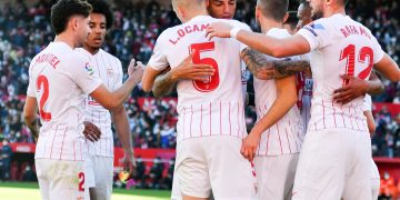 El Sevilla, de récord, mantiene el ritmo