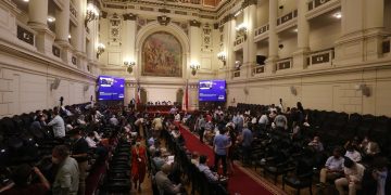 La Constituyente de Chile elige a María Elisa Quinteros como su nueva presidenta