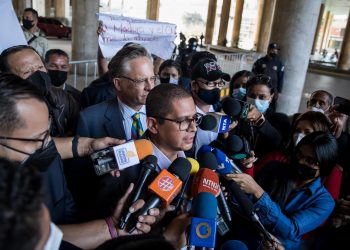 Promotores del revocatorio a Maduro impugnan el formato del ente electoral