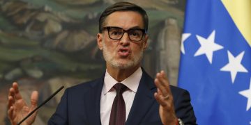 El Gobierno venezolano rechaza que EE.UU. reconozca a Guaidó como «presidente»