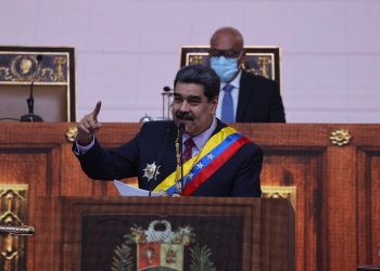 Maduro pide a los venezolanos vacunarse ante el aumento de casos de covid-19