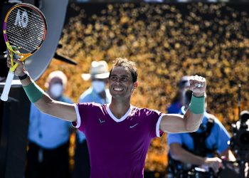 Nadal convence en su estreno ante Giron