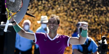 Nadal convence en su estreno ante Giron