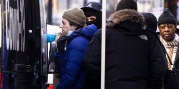 Ómicron no da tregua en Estados Unidos, con más de 900.000 infecciones al día