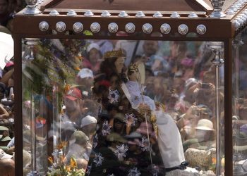 Miles de venezolanos piden a la Divina Pastora el fin de la covid-19