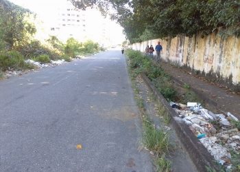 Habitantes del final de la Av. 5 de Valera exigen limpieza de aéreas peatonales