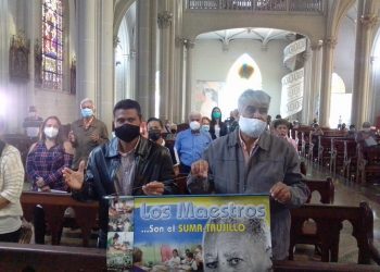 Maestros exigen dignificación de vida y salario justo
