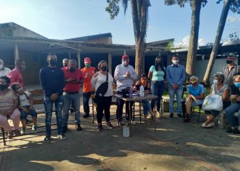 Concejales realizaron asamblea de ciudadanos en Plata II