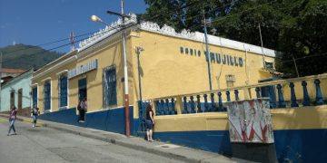 Radio Trujillo y Bar Buenos Aires | Por: Alí Medina Machado
