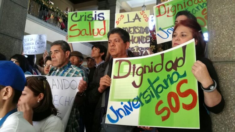  Desde 2017 los profesores de la ULA no pueden pagar con su sueldo la cobertura médica de su seguridad social. Foto: cortesía Leo León.