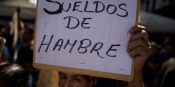 Remuneración promedio de trabajadores venezolanos aumentó, pero solo cubre 24 % de la canasta alimentaria